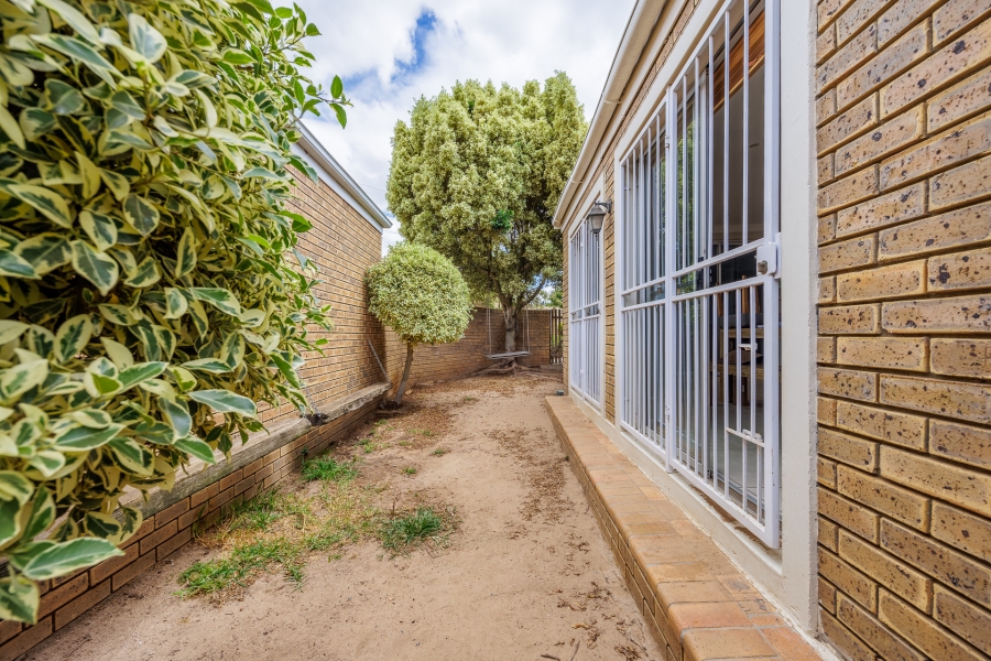 3 Bedroom Property for Sale in Langeberg Village Western Cape